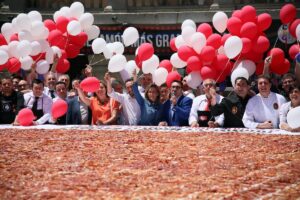 Preparación de la ración de 390,72 kg de jamón serrano en Toledo el 18 de junio de 2016.